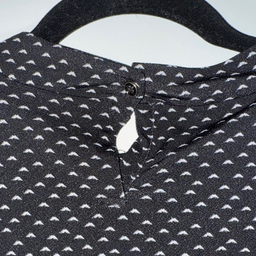 Adrianna Papell Black and White Blouse with Ruffled Collar Sz XL - Picture 7 of 7